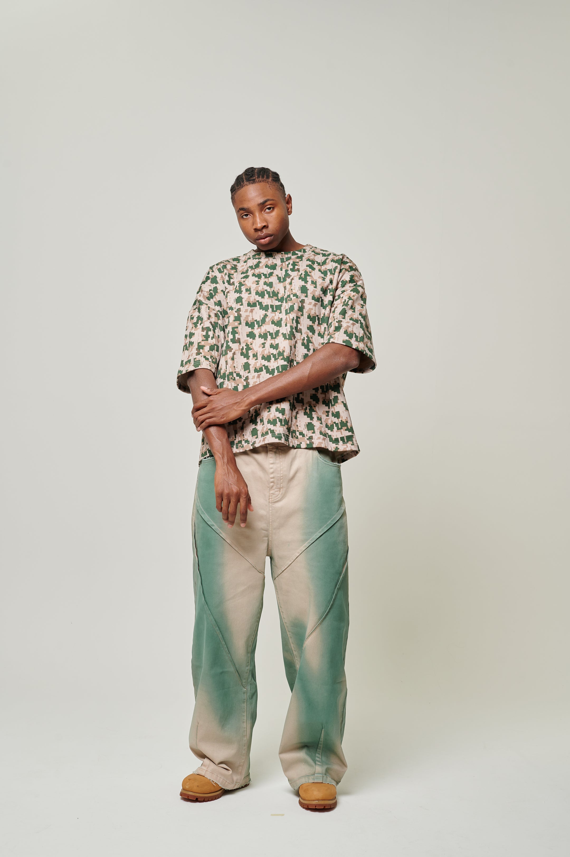 SPRAY WASHED DENIM ( CAMO GREEN)